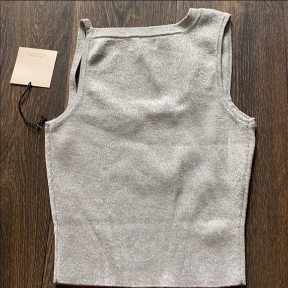 Superdown asymmetrical fitted slightly cropped top - Picture 7 of 8